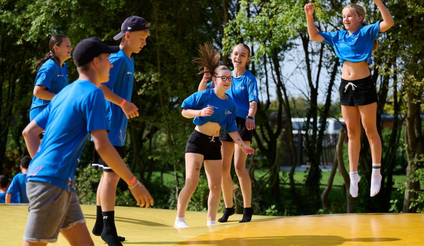 Radost, smích a pohyb: Olympijský víceboj odměnil školáky dobrodružstvím v parku Mirakulum