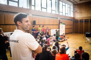 Sportovní den Paralympijské výzvy s Tomášem Pazderou v Hradci Králové